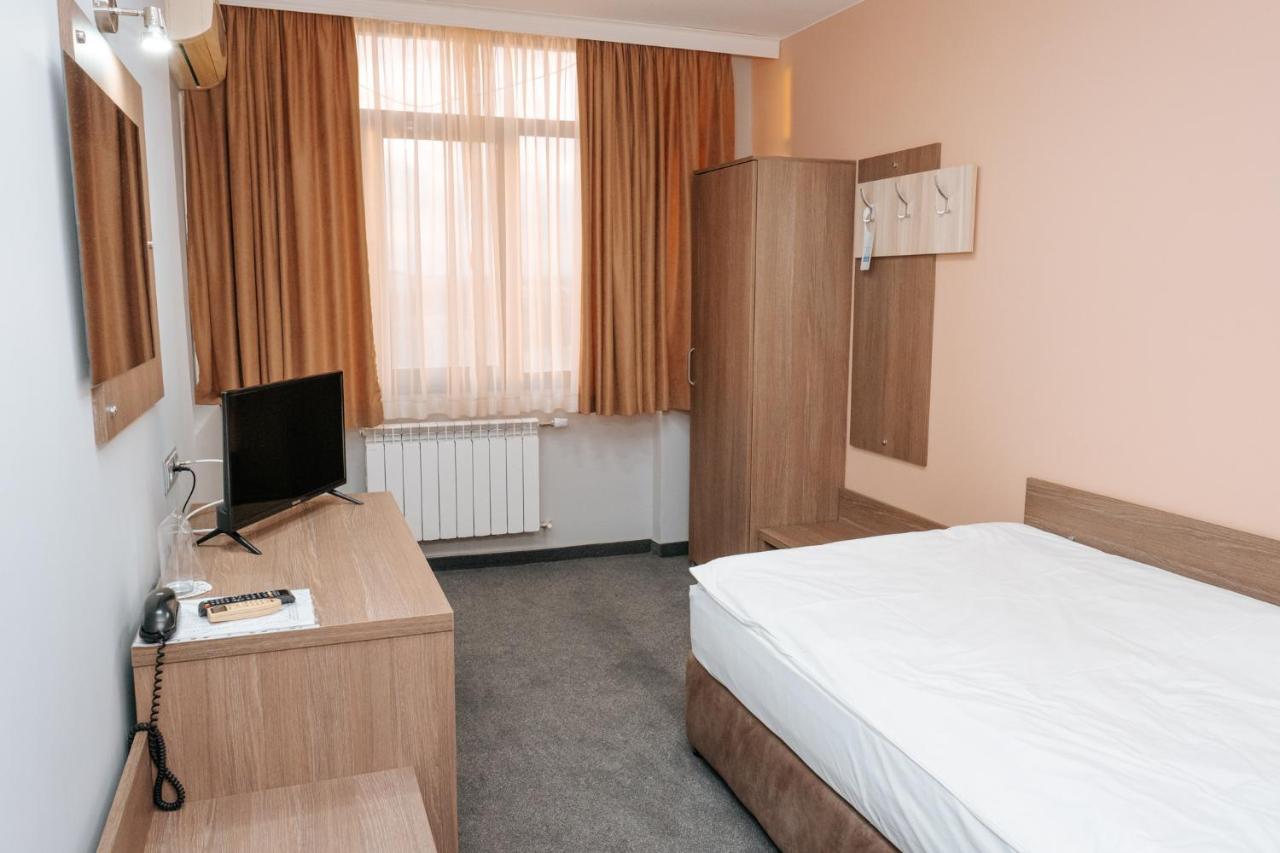 ימבול Hotel Tundzha - Renovated! מראה חיצוני תמונה