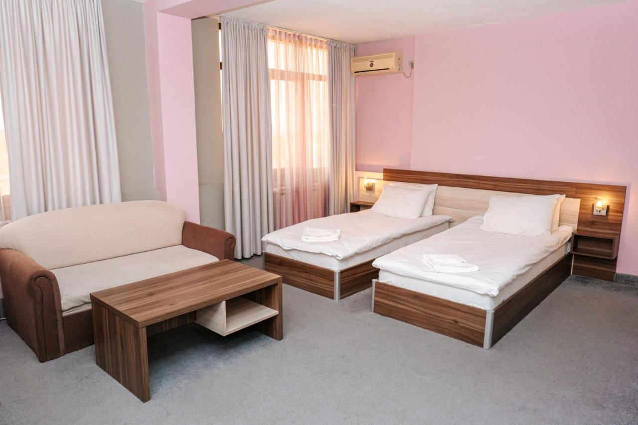 ימבול Hotel Tundzha - Renovated! מראה חיצוני תמונה