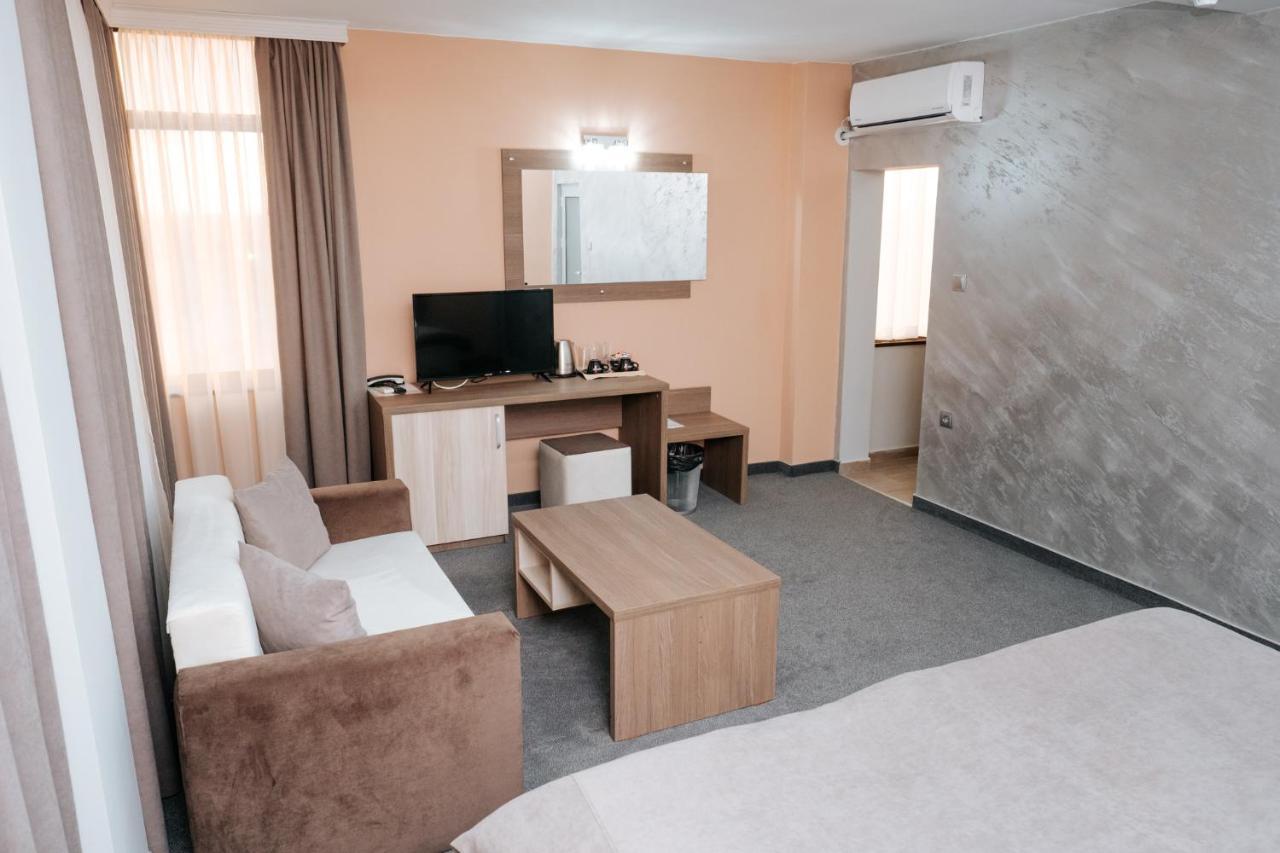 ימבול Hotel Tundzha - Renovated! מראה חיצוני תמונה