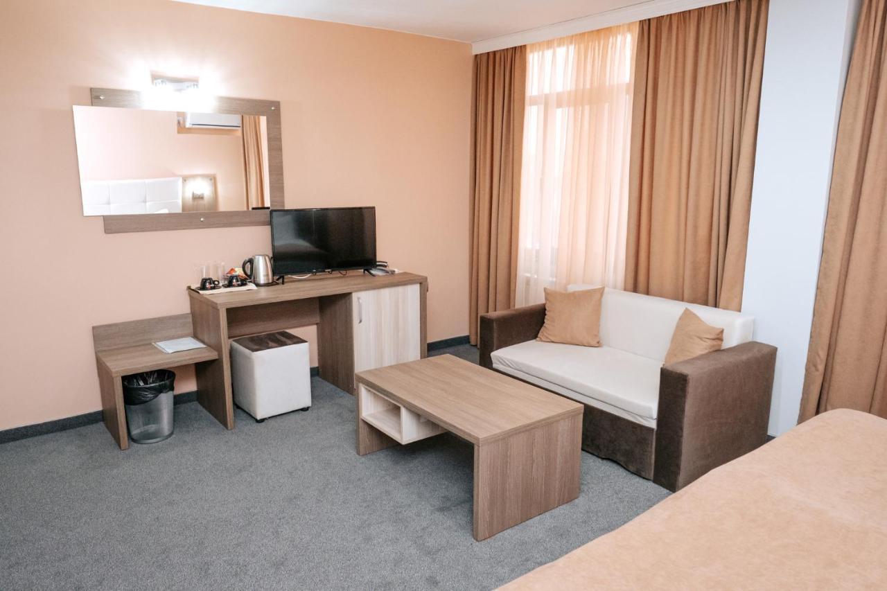 ימבול Hotel Tundzha - Renovated! מראה חיצוני תמונה