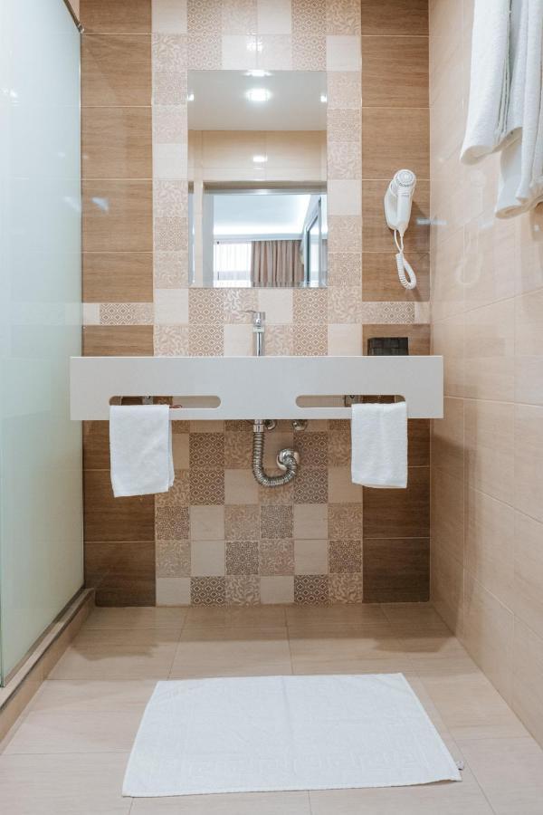 ימבול Hotel Tundzha - Renovated! מראה חיצוני תמונה